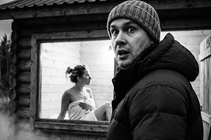 «Муж заподозрил жену в измене — она ходила в баню без него. А когда он тайно пришёл посмотреть…» История о том, как ревность едва не разрушила семью, а правда оказалась сильнее подозрений