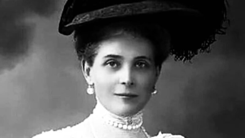 Глава 1. Две женщины, два мира