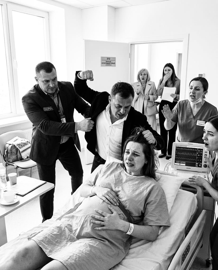 «Торговый центр важнее твоих схваток»: как я родила двойню без мужа, но с охраной деда