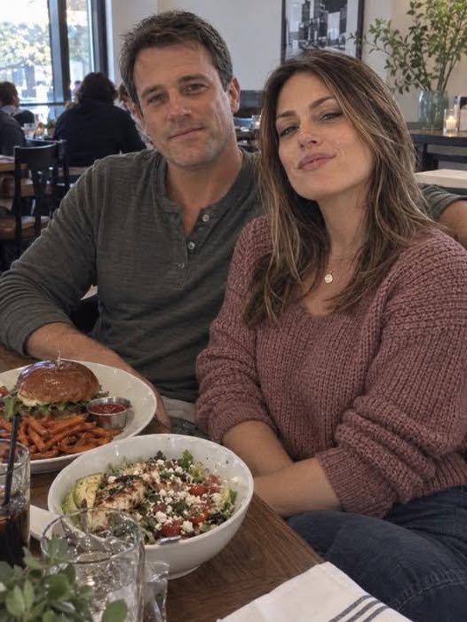 A couple ordered a $400 dinner and left without paying.