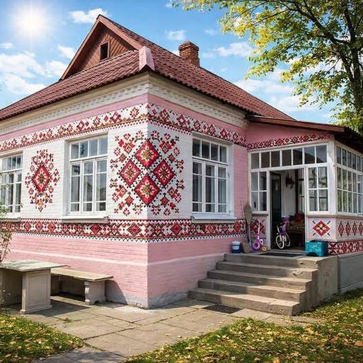 Ирина с Андреем вернулись домой после отдыха.